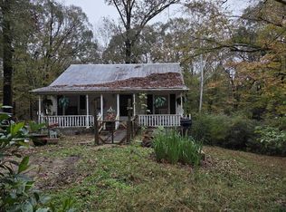 126 Sumrall Ln, Woodville, MS 39669