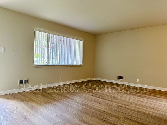 2nd image of 977 College Dr