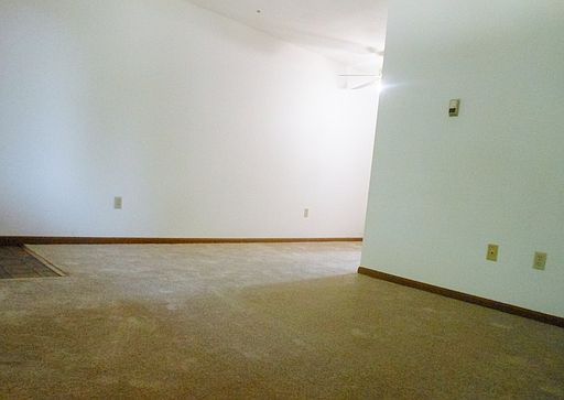 2nd image of 44 Orchard Dr APT 04