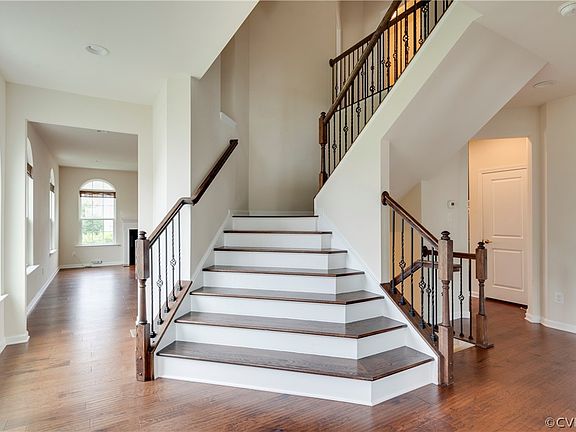 3rd image of 129 Siena Ln