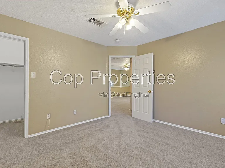 8118 Stagwood Hl — Photo 21