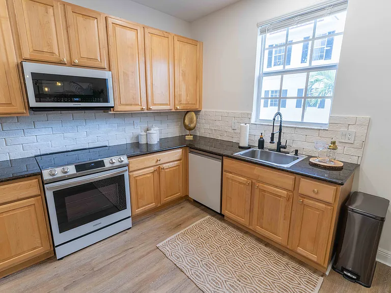 2502 N Dixie Hwy #43 — Photo 16