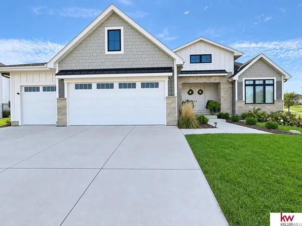 21173 C St, Elkhorn, NE 68022
