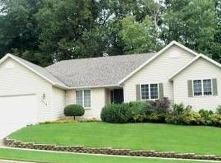 2213 Fox Valley Dr SW, Rochester, MN 55902