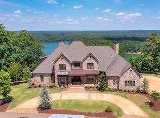 18 Edgewater Dr, Cartersville, GA 30121