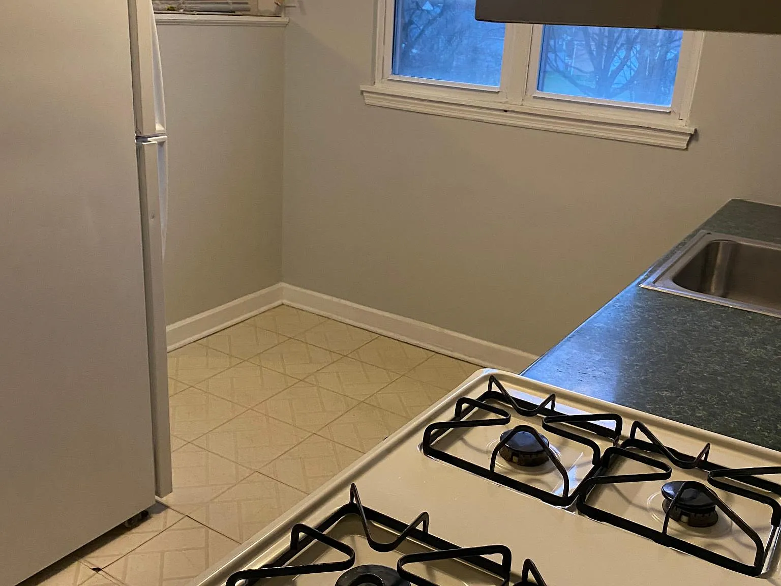 818 Vienna Ave — Photo 3