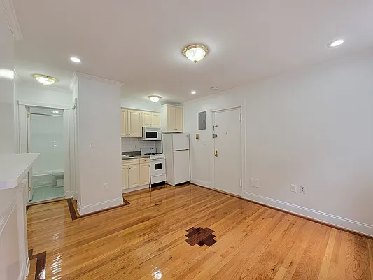 Rented by Corcoran | media 6