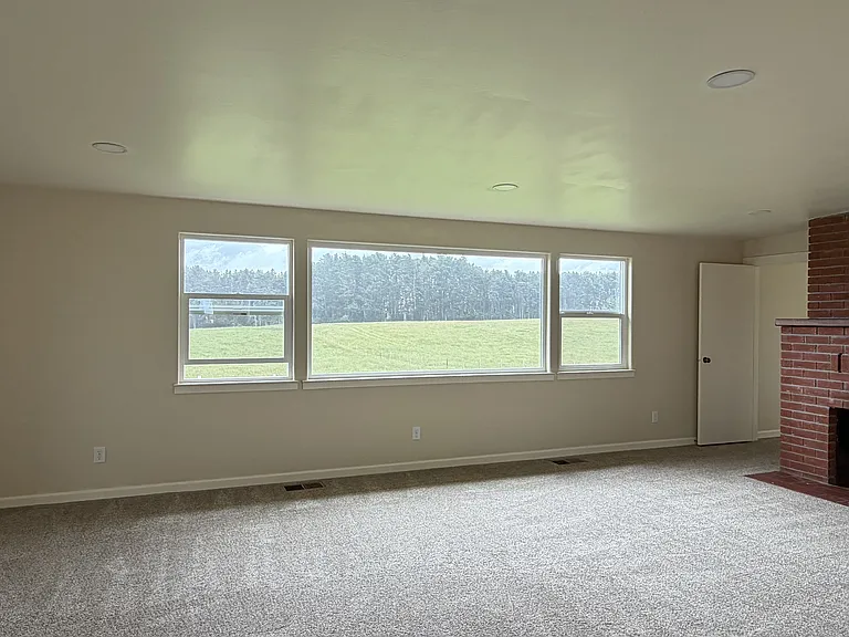 2421 Table Bluff Rd — Photo 32
