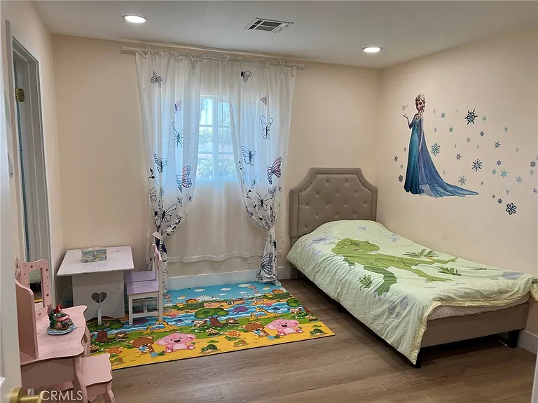 1432 N Catalina St — Photo 18