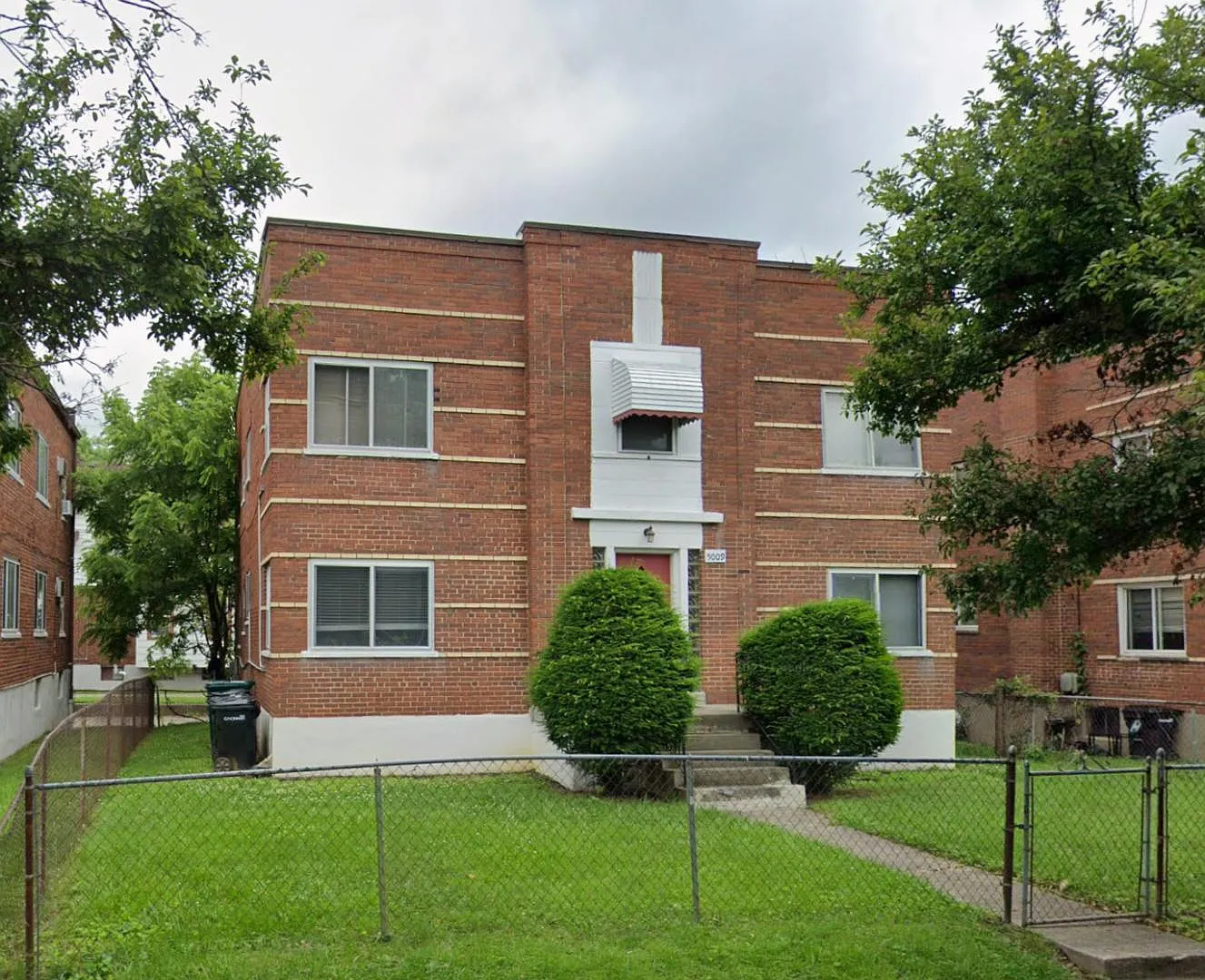 5009 Newfield Ave - Unit C — Photo 4