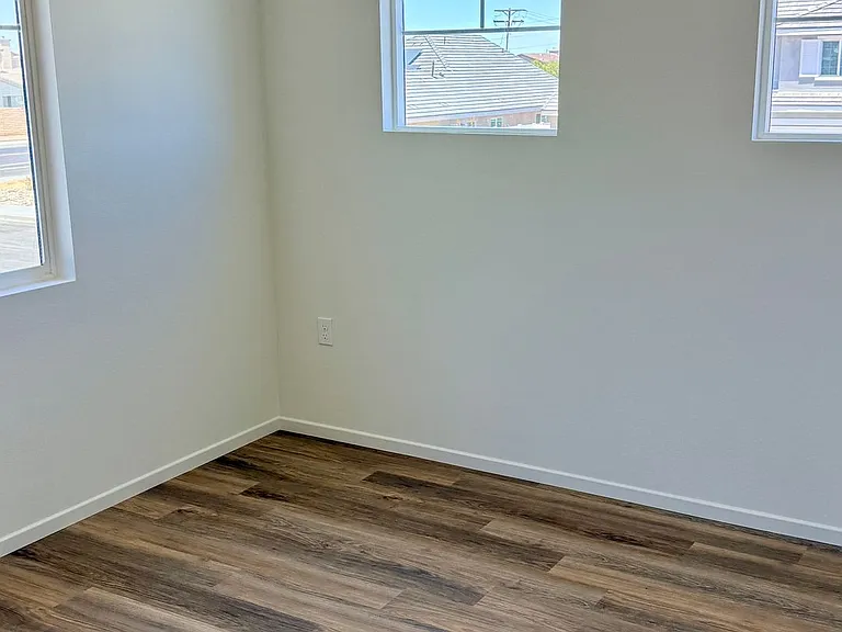 11715 Sebastian Rd — Photo 17