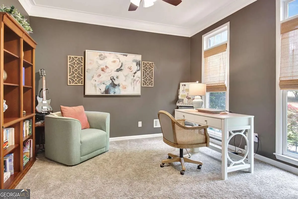 5 bed, 4.0 bath, 4771 sqft, $4,600 — Photo 3