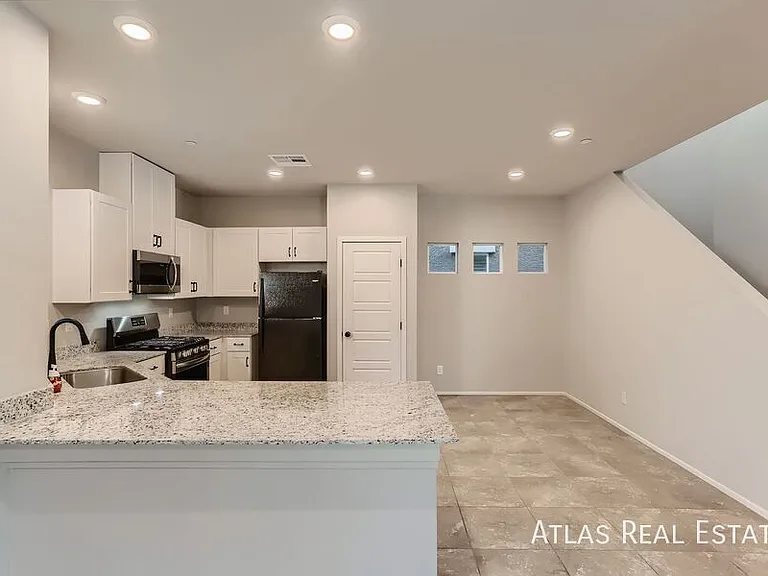 4479 Sapphire Moon Ave — Photo 4