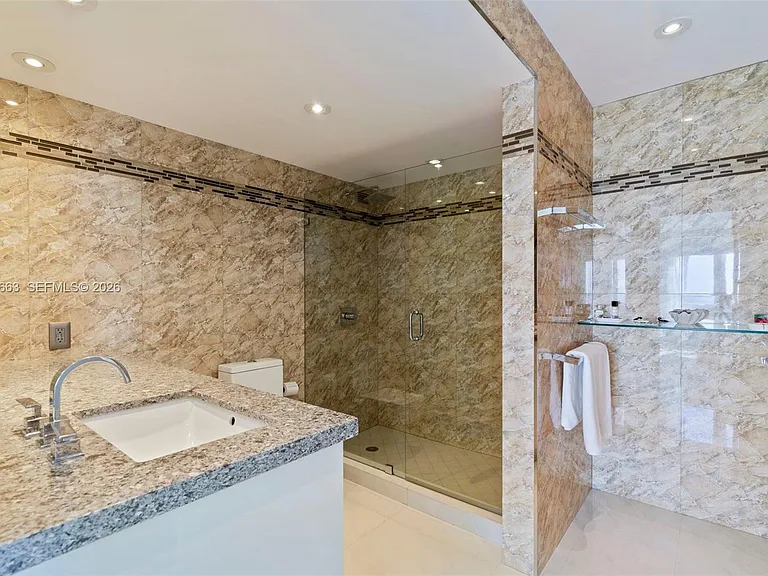 2301 Collins Ave #1210 — Photo 14