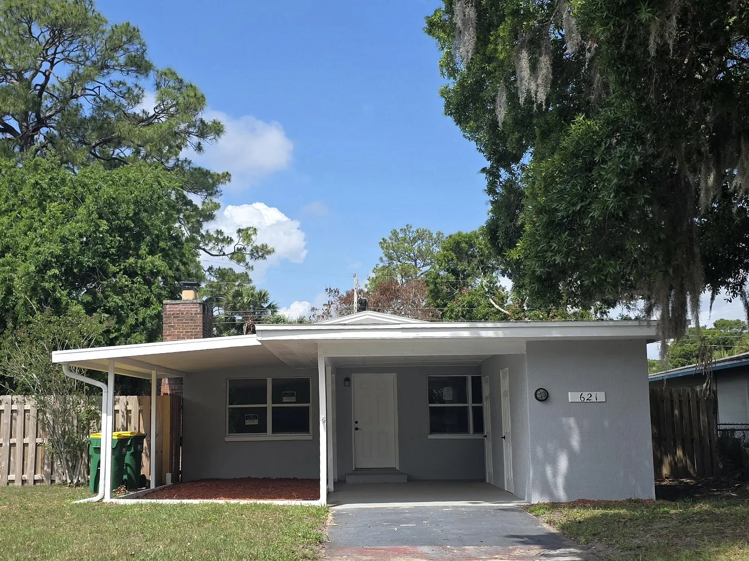 3 bed, 2.0 bath, 972 sqft, $1,995 — Photo 3