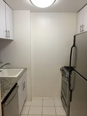 Rented by Manhattan Skyline | media 9