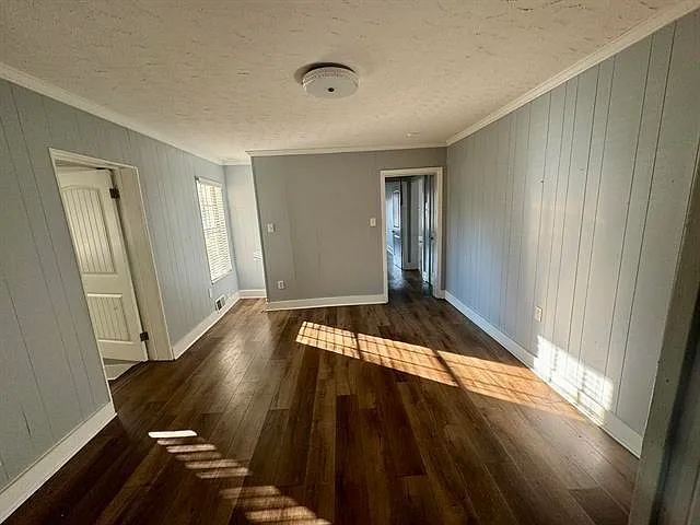 690 McConnell St — Photo 8
