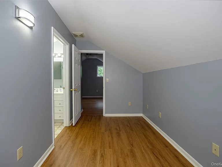 46 Barnard Ave — Photo 22