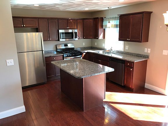 3rd image of 75 Esmond St APT 4-D