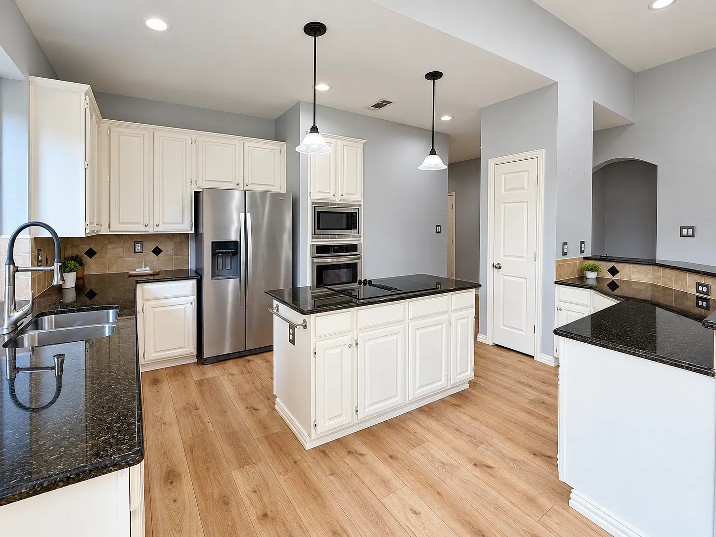 4 bed, 2862 sqft, $3,550 — Photo 4