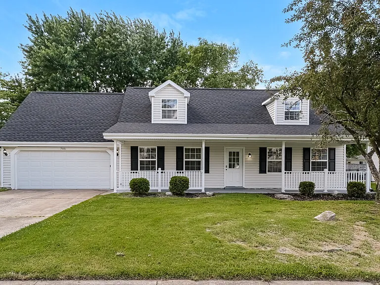 705 Aster Ln — Photo 1