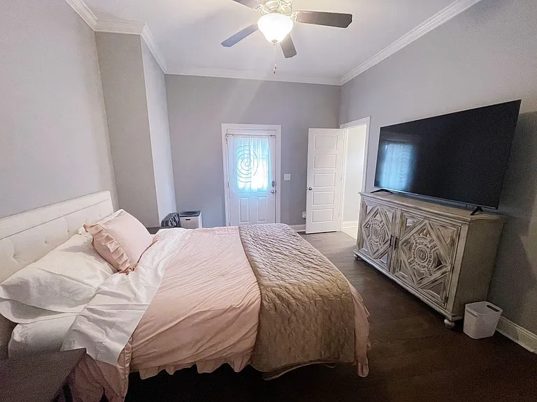 218 Hargrove St — Photo 8