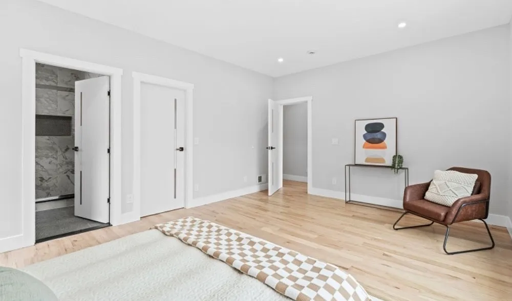 3 bed, 1300 sqft, $3,395 — Photo 3