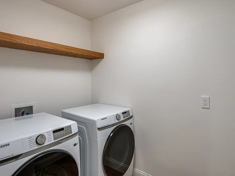 3772 Weeburn Dr — Photo 16