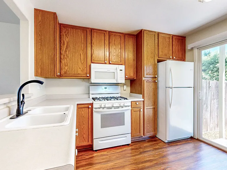 1211 Hidden Creek Pl — Photo 10