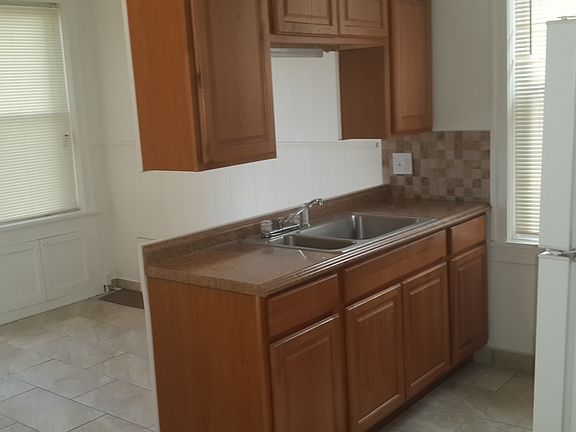 5th image of 3638 Dunnica Ave