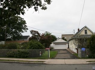 25 Pulaski Ave, Wallington, NJ 07057