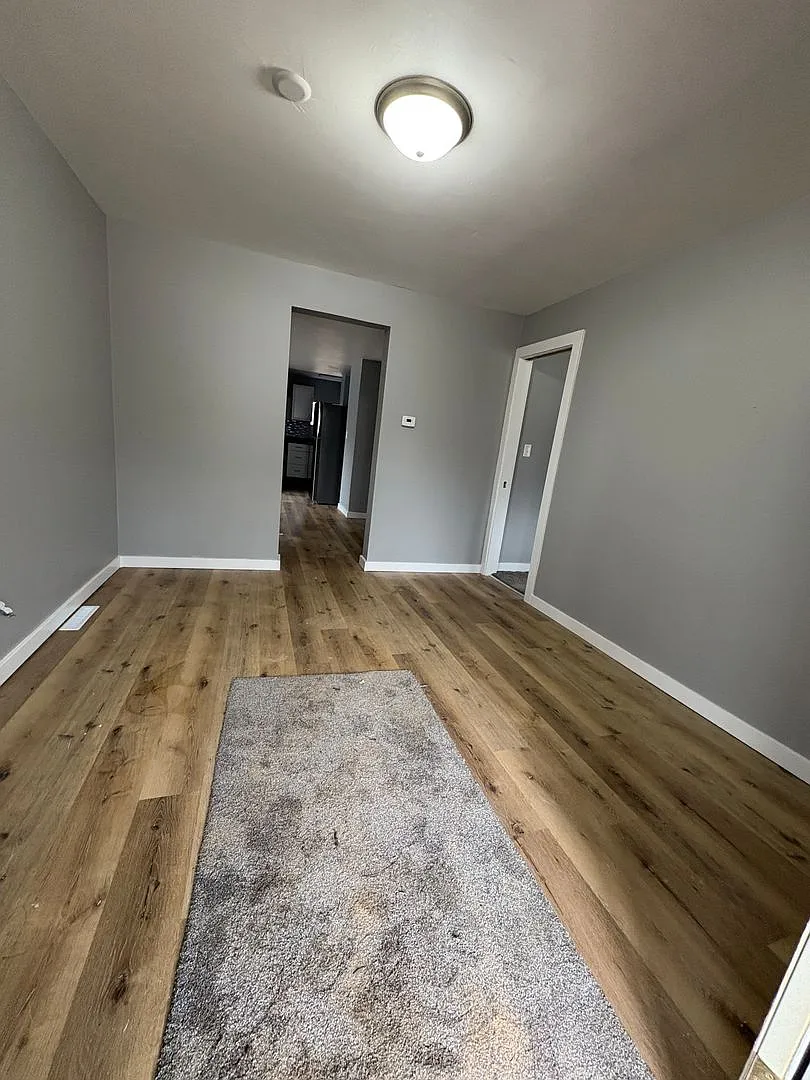 313 e first street — Photo 4