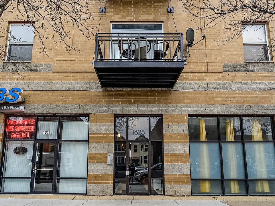 1st image of 1625 N Western Ave APT 202