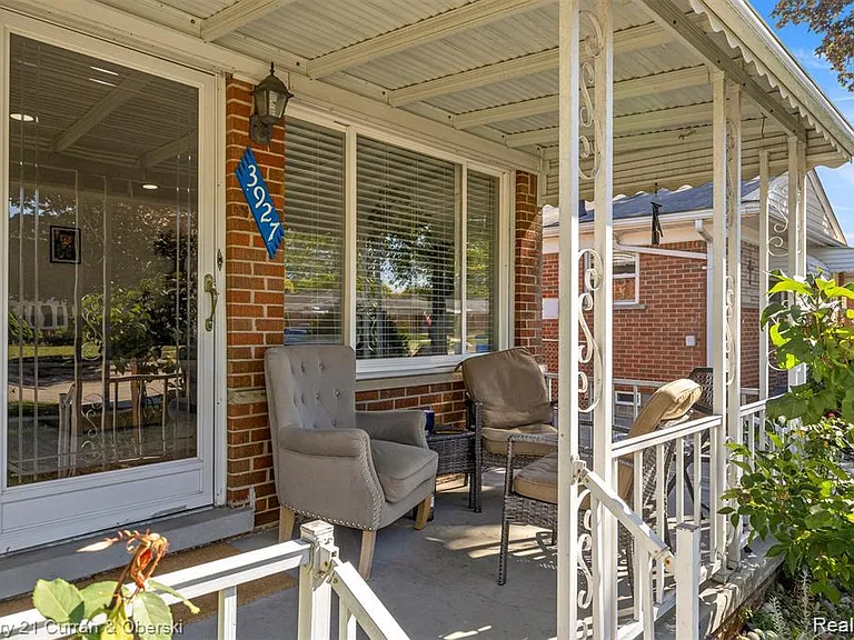 3927 Monroe St — Photo 3