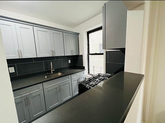 2nd image of 21-23 27th St #3AA