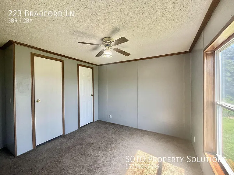 223 Bradford Ln — Photo 38