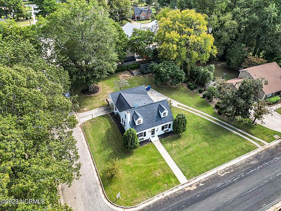 3rd image of 710 N Orange Avenue