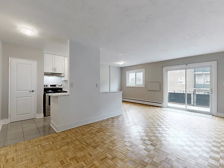 296 Grenfell St — Photo 9