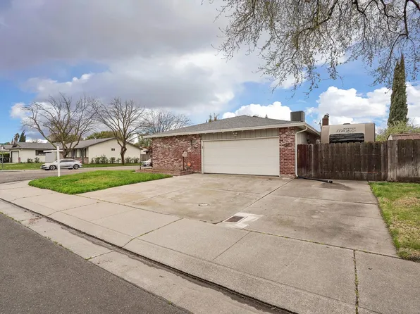 2821 Baltimore Pl, Stockton, CA 95207