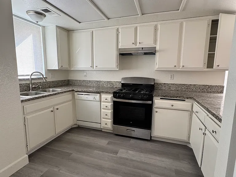 1951 S Euclid Ave #4 — Photo 5