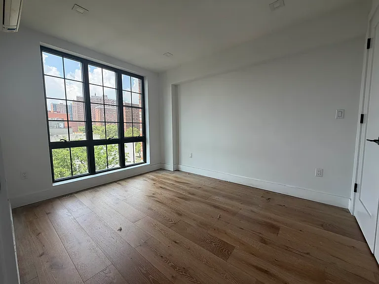 311 Franklin Ave #6A — Photo 6