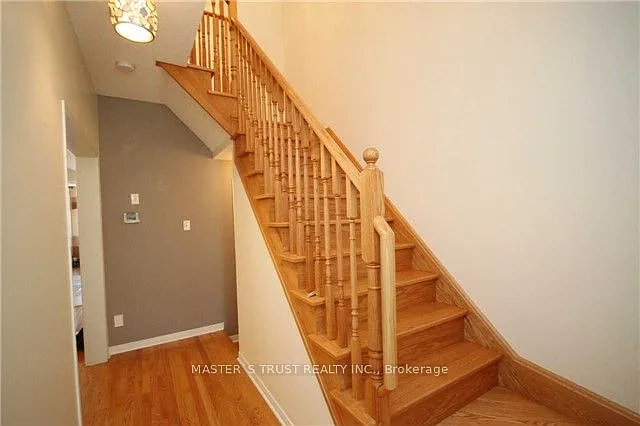 15 Big Hill Cres — Photo 11