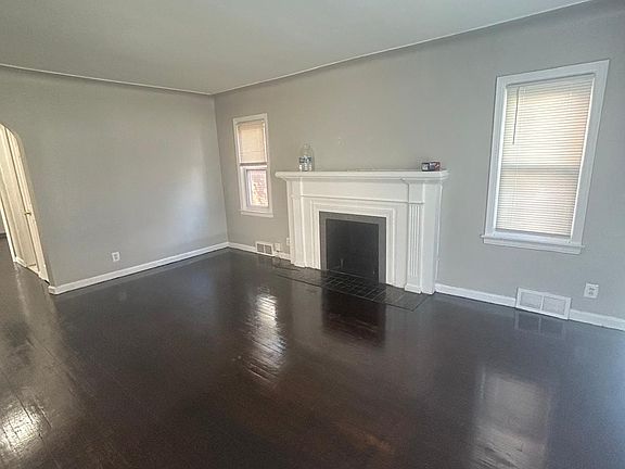 2nd image of 18107 Saint Marys St