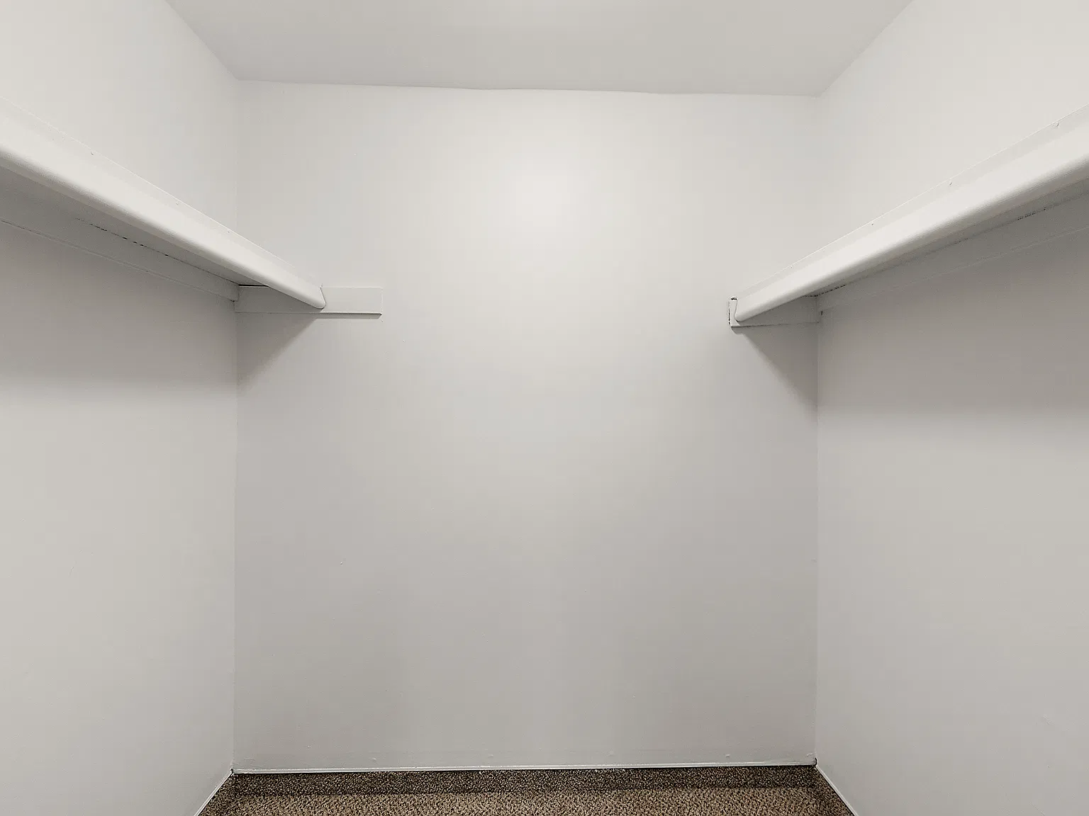 2 bed, 2000 sqft, $2,000 — Photo 3