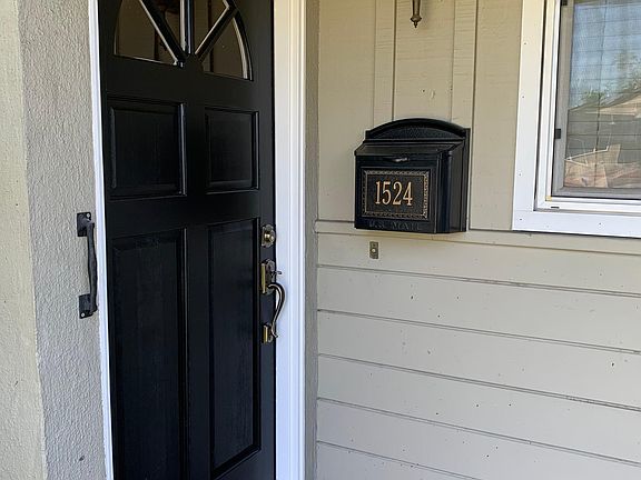 3rd image of 1524 San Joaquin Ave