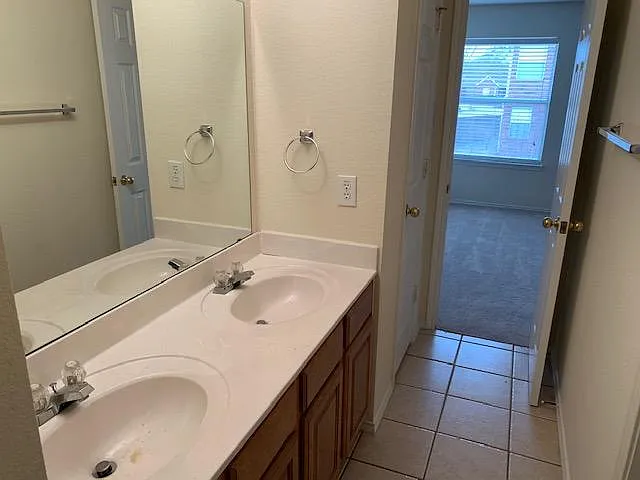Upstairs jack and jill bath