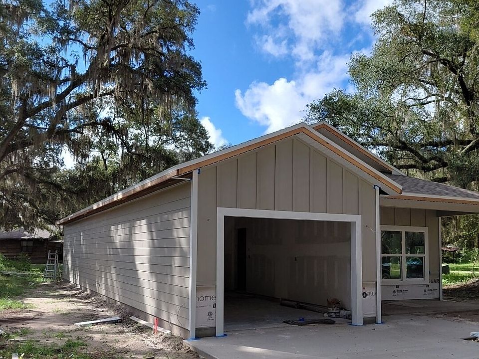 2nd image of 31 Dallas Cir