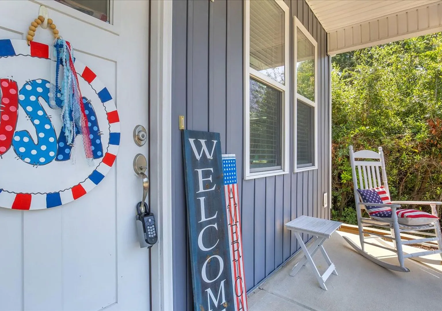 Furnished 3-Bedroom Rental in Emerald Isle 6-Month Lease Available — Photo 4