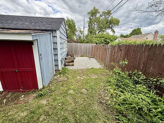 2nd image of 174 Demorest Rd