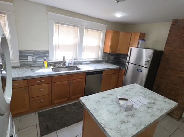 8 Glenwood St #101, Albany, NY 12208